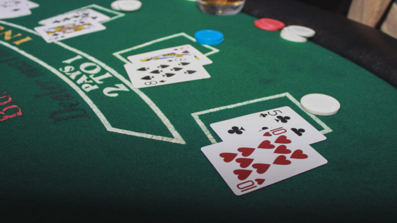 Gagner au Caribbean Stud : Comment gérer votre bankroll efficacement